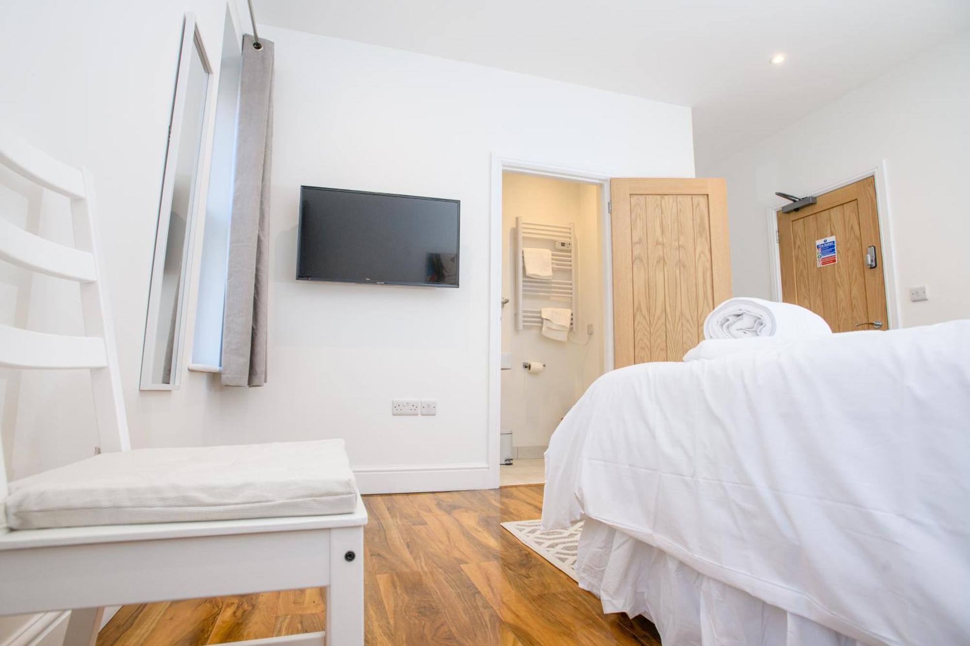 Tavmar Accommodation Линкълн Екстериор снимка
