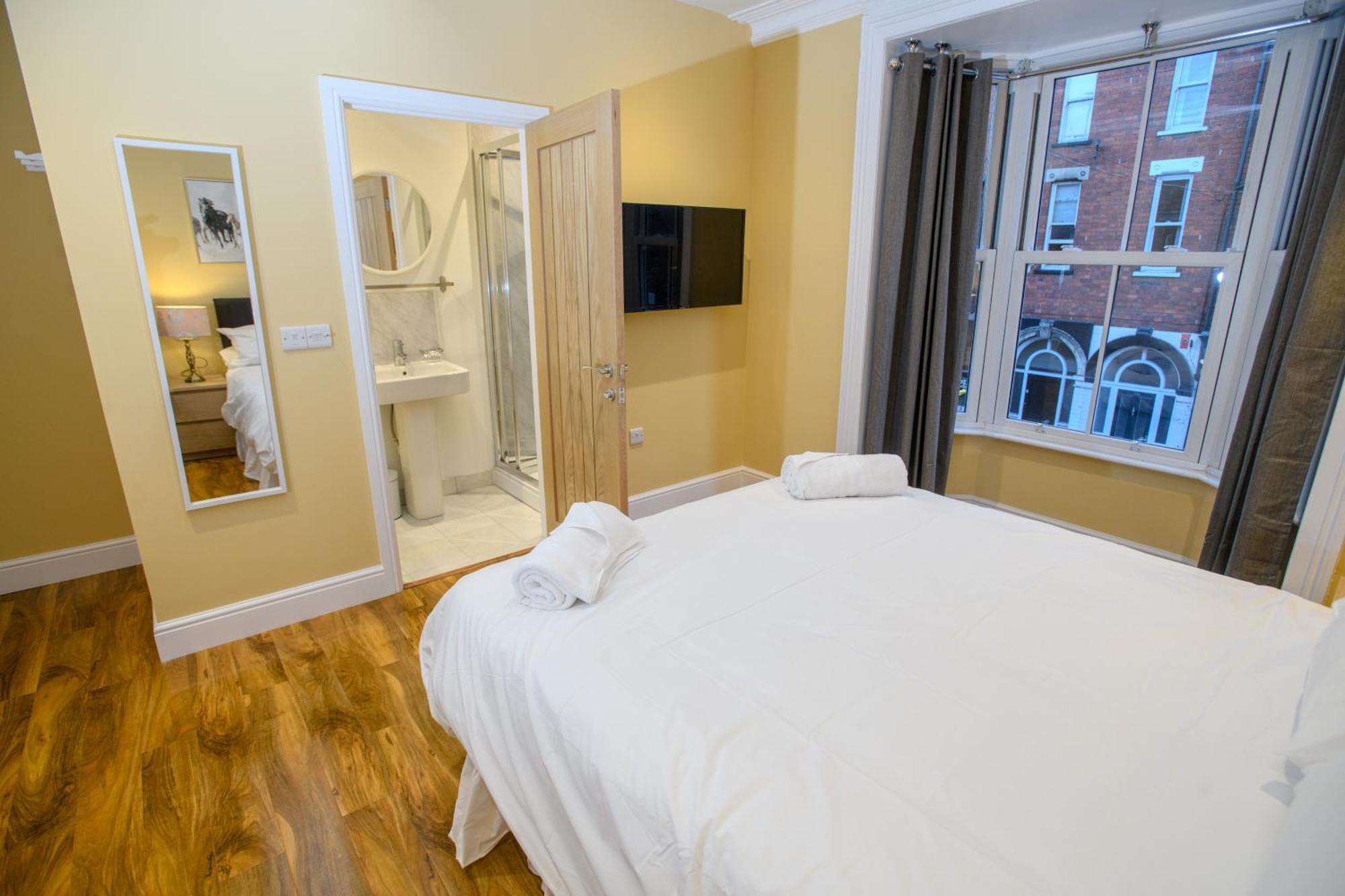 Tavmar Accommodation Линкълн Екстериор снимка
