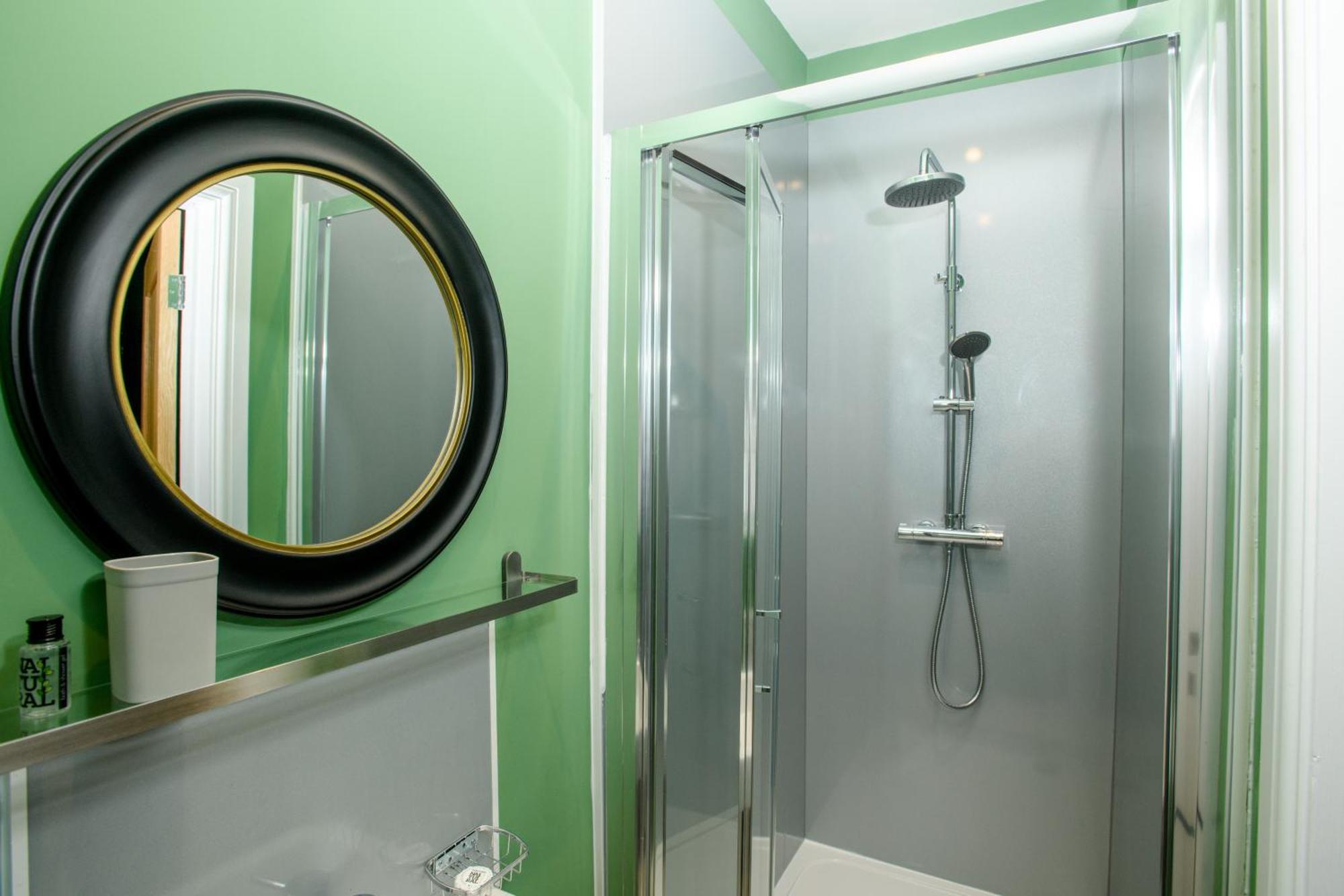 Tavmar Accommodation Линкълн Екстериор снимка