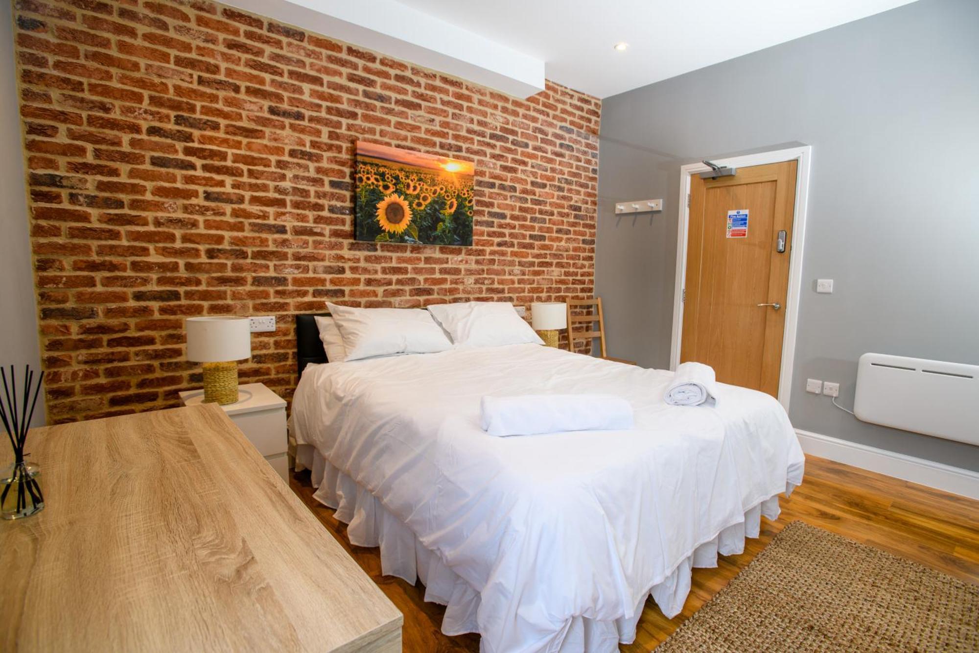 Tavmar Accommodation Линкълн Екстериор снимка