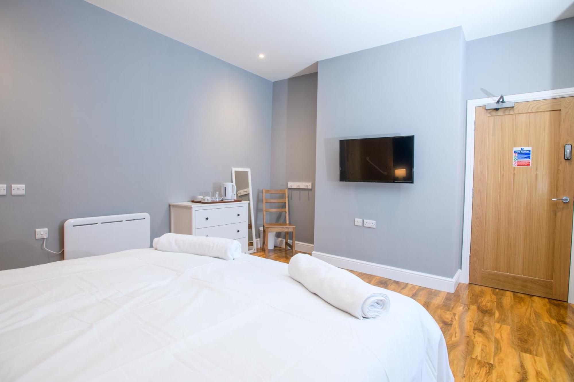 Tavmar Accommodation Линкълн Екстериор снимка