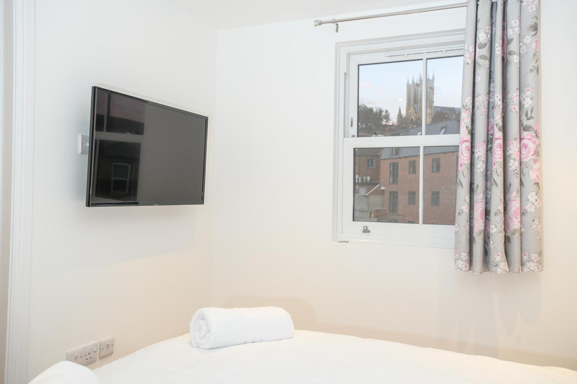Tavmar Accommodation Линкълн Екстериор снимка